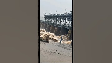 Unbelievable floods caught on camera #viral #trending #floods #flood #Disaster #nature #viral