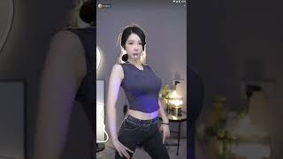 迷人的黎闪电20221013100319