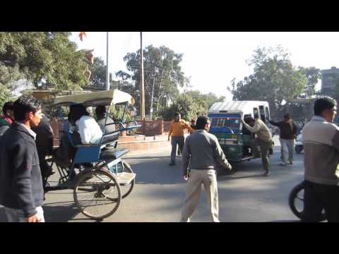 Video: Miksi Intian Turistit Ovat Kiellettyjä Vierailemasta Tiikerivarannoissa?