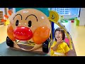 アンパンマンの遊具で滑り台をしたよ！　なのキッズ　カレーパンマン　アンパンマン　遊具　滑り台　車　公園　こども　アニメ　おもちゃ anime toy kids anpanman すべり台　バイキンマン
