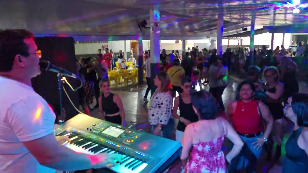 forró andre Ribeiro  em Friburgo RJ CLUBE BOTAFOGUINHO  GRAVADO  EM  16/02/25