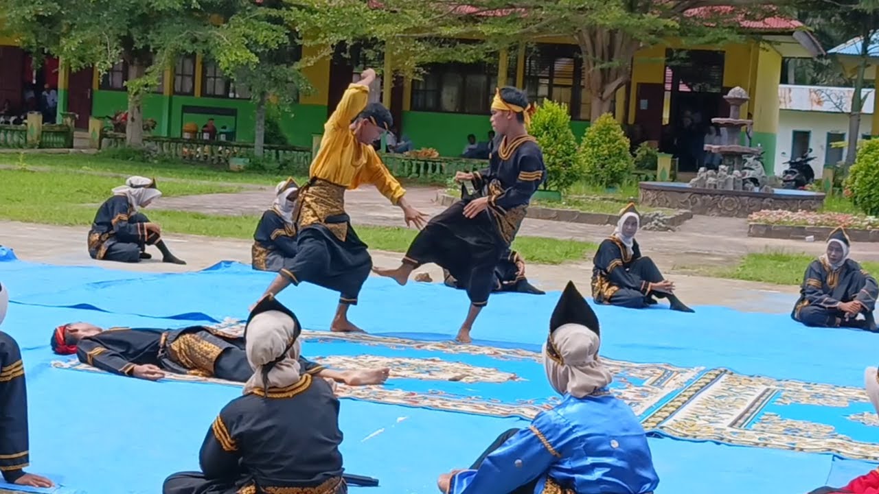 Randai XII IPA 2 SMAN 2 Lengayang - YouTube