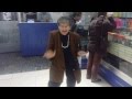 Linda señora bailando!