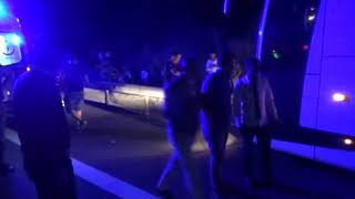 Arıza Nedeniyle Emniyet Şeridinde Duran Otobüse Kamyon Arkadan Çarptı