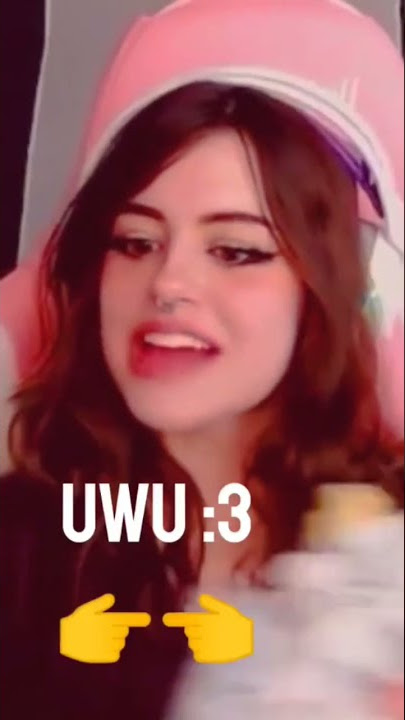 Hannah Owo eating sandwich! #hannahowo #shorts