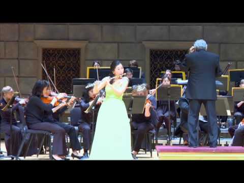 Jean Francaix Flute Concerto- Hye Sung Choe, flute