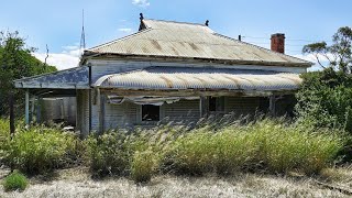 Long abandoned tin farm house with old stuff and machinery left behind by Urbex Indigo 9,546 views 4 months ago 41 minutes