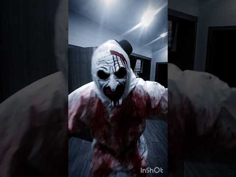 КЛОУН МАНЬЯК РАСПИЛИЛ ХЕЙТЕРА 😱👻 #мистика #призрак #ghost #horrorstories #scary #бабайка #момо