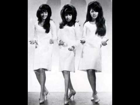 The Ronettes (+) Here I Sit