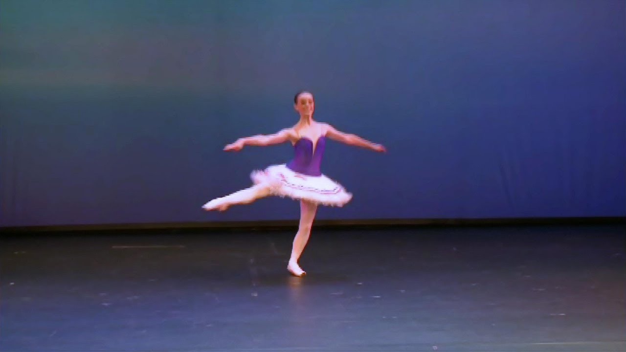 12 year old Ballet Dancer, Sara Lund Iskov, performs 36 Fouettes on
