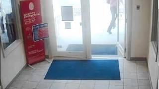 Fifth Third bank Robbery 12 4 13 enters and leaves