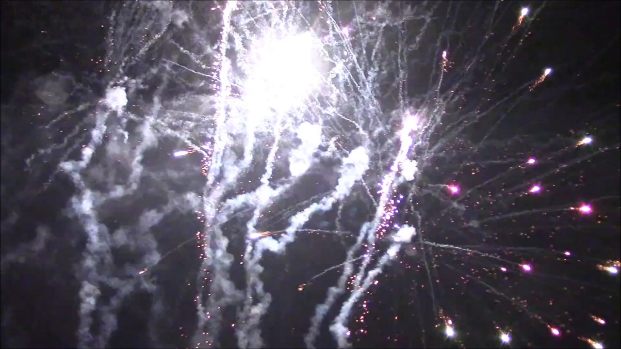 Ohne Das Komische Wackeln Feuerwerk Extrem Silvester 16 17 Youtube