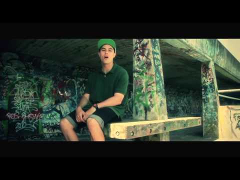 David Dallas - "Sideline" feat Che Fu [Music Video]