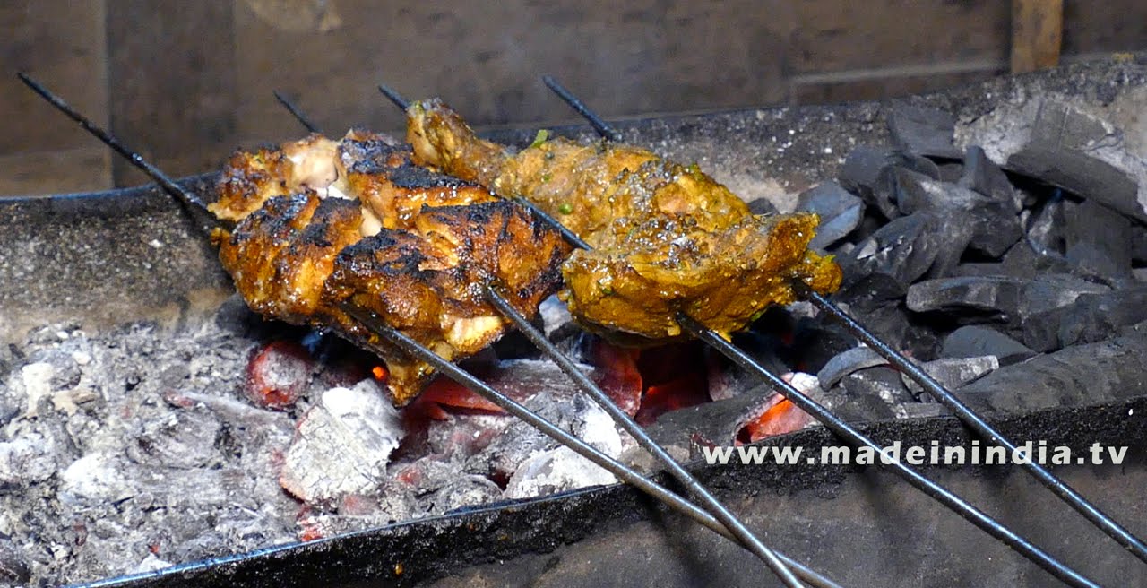 TANDOORI CHICKEN WITHOUT OVEN | Grilled Tandoori chicken | Indian style | street food | STREET FOOD