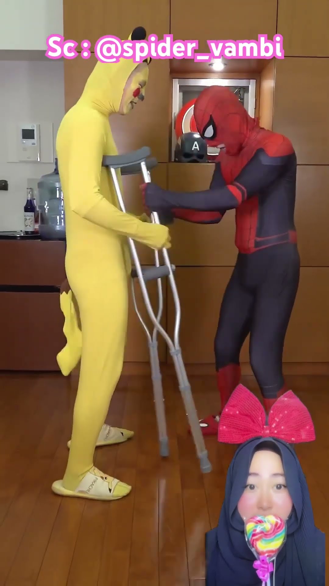 SPIDERMAN BAIK SEKALI KASIH TONGKAT KE PIKA ⁉️tapi Koq gak di pake ? @spider_vambi #shorts #funny
