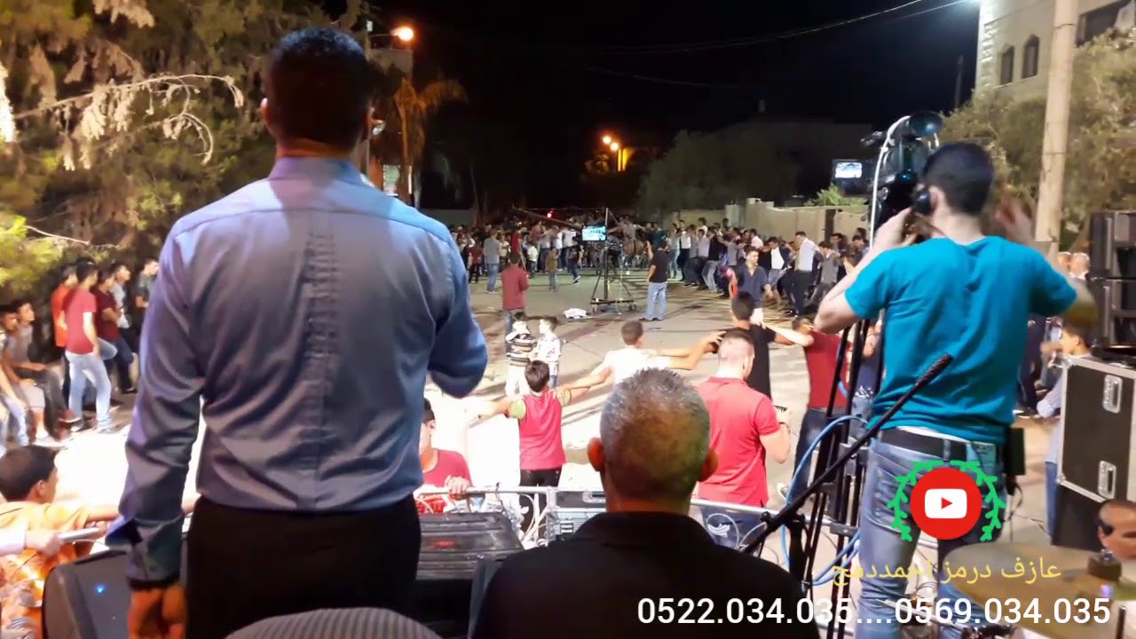 الفنان خالد عزايزة وعازف درمز احمددمج.وصلة شعبية دبكة