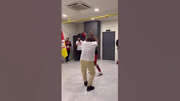 Victor Osimhen Dansı Osimhen Dansı Ile Fenomen Olan Isimle Buluştu Victor Osimhen 