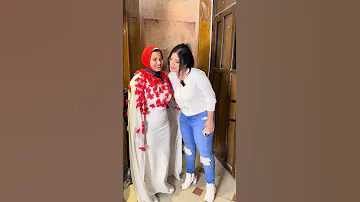اما تكون اخت العريس صاحبه العروسه 