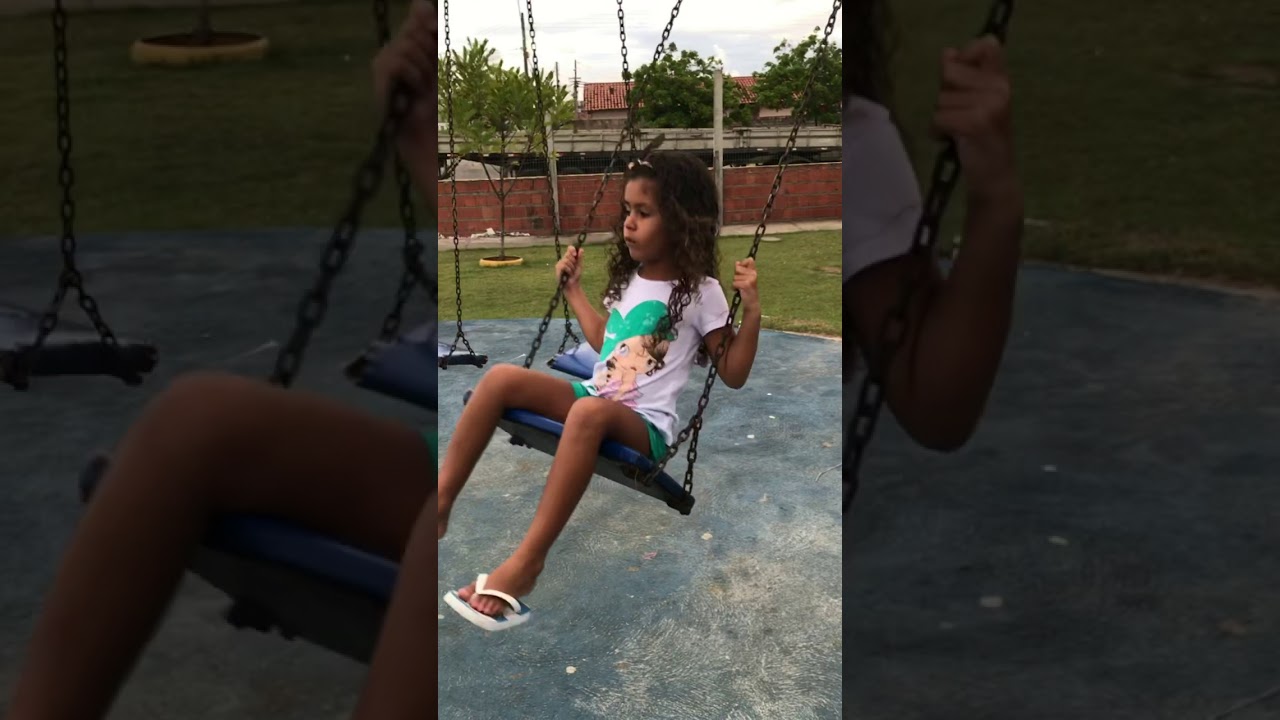 Dia de brincar no parque 🌹