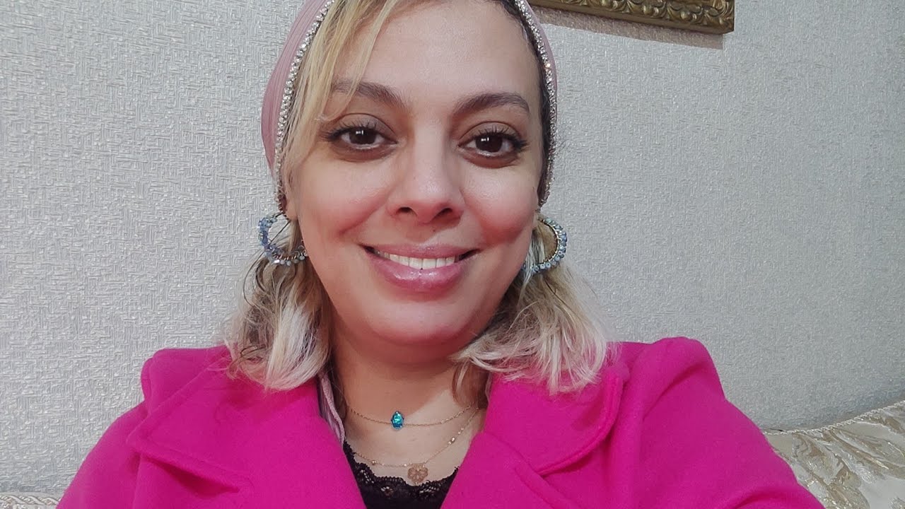 لكل عقده، تراكماته، أمراضه النفسية التي ربما هو بنفسه لا يعلم عنها شيئا🥸 فلماذا تتعبين نفسك😌