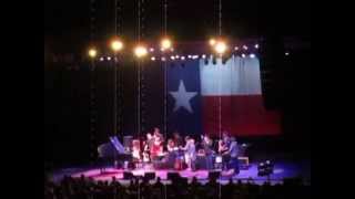 Willie Nelson &quot;I Saw The Light&quot;   Kansas City,  MO 7/6/14