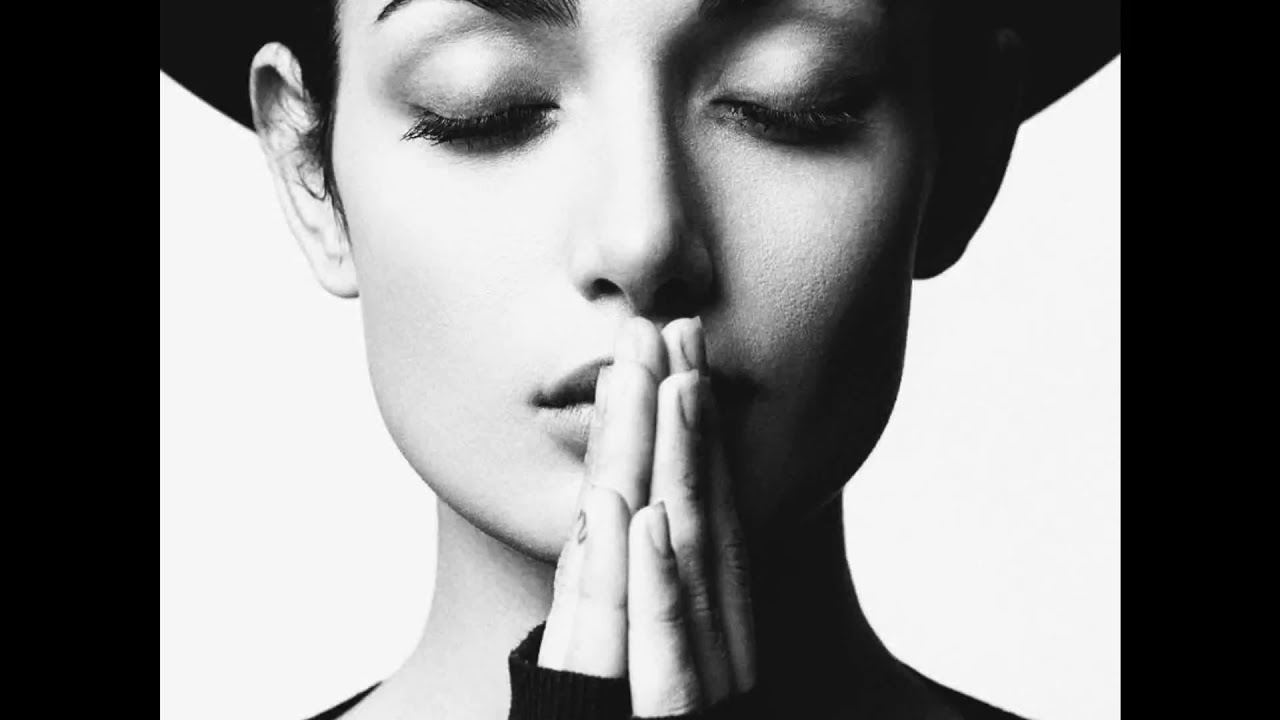 Собаке качалова есенин. Обещаю быть с тобой текст. Каждый раз я вспоминаю детство. Гагарина не целуй ноты для фортепиано. Рауль и фаик детство.