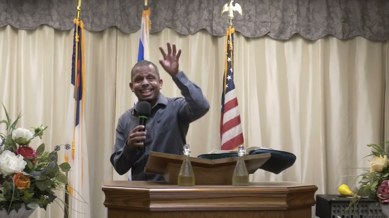 Adorale, Exaltale y Dad Gracias A Dios.