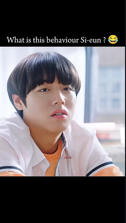 Si-eun in another universe 😂Love revolution #parkjihoon #kdrama #loverevolution #weakheroclass2