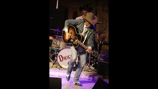 NOTHINGS CHANGED by DWIGHT YOAKAM, KARAOKE WITH LYRICS, INDYBEE63