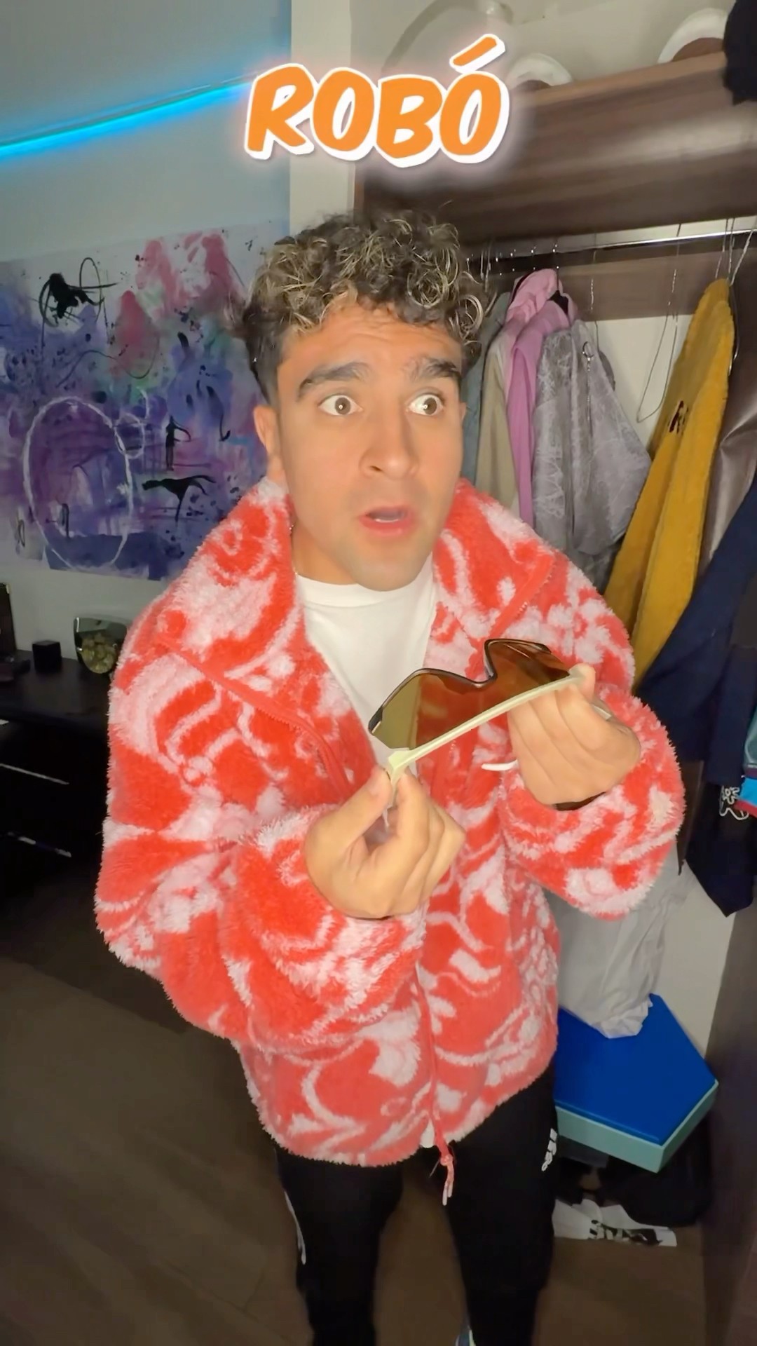 Le encontré esto en el armario????