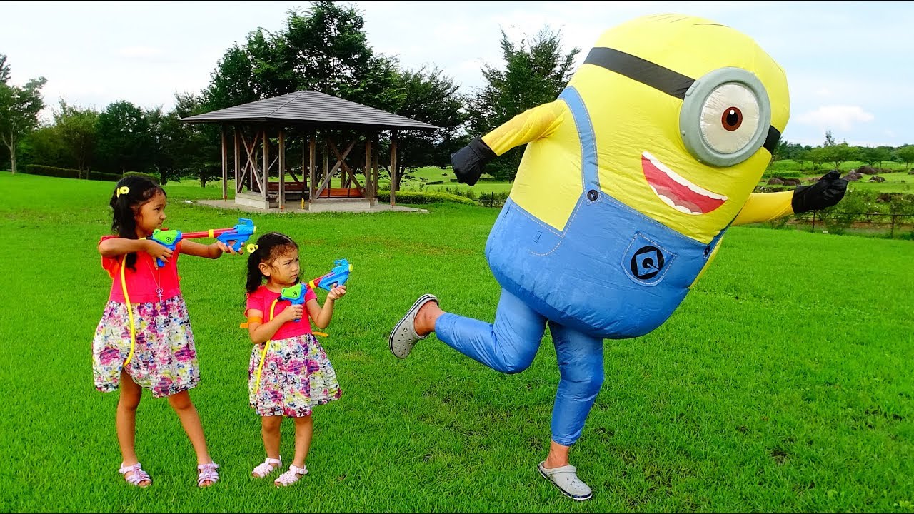 いたずらミニオンにランチを盗られた＞＜お出掛け！マックを持って