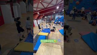 Ci Leghiamo Assieme E Iniziamo A Correre Di Chi È Stata Lidea