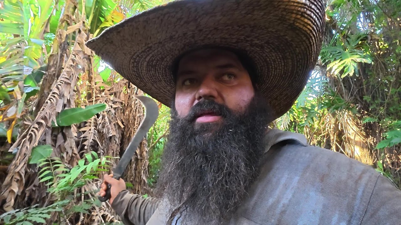 entupiu a agua do rancho vaca gir pariu levamos a égua no bagual