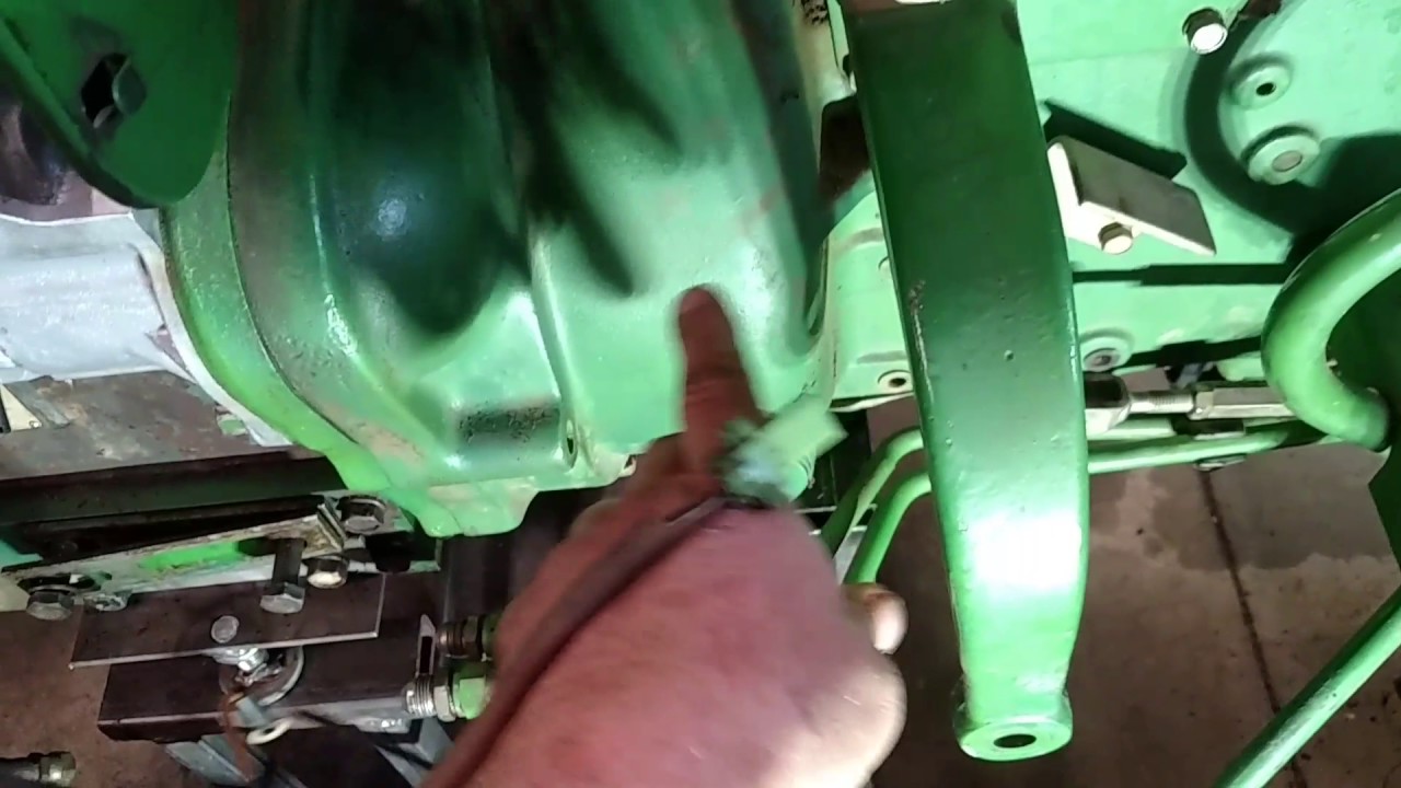 John Deere 1050 - YouTube