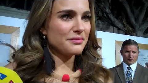 Natalie Portman at the "No Strings Attached" premiere