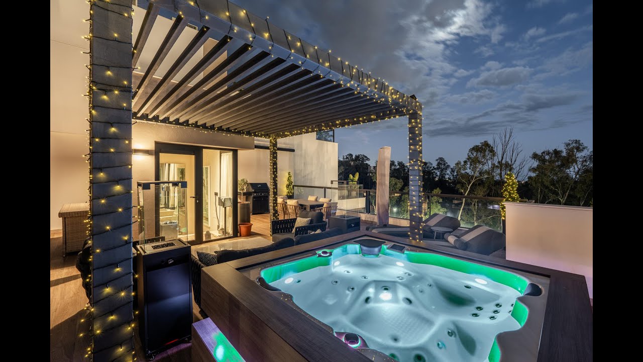 New Built Apartment in Marbella Lake