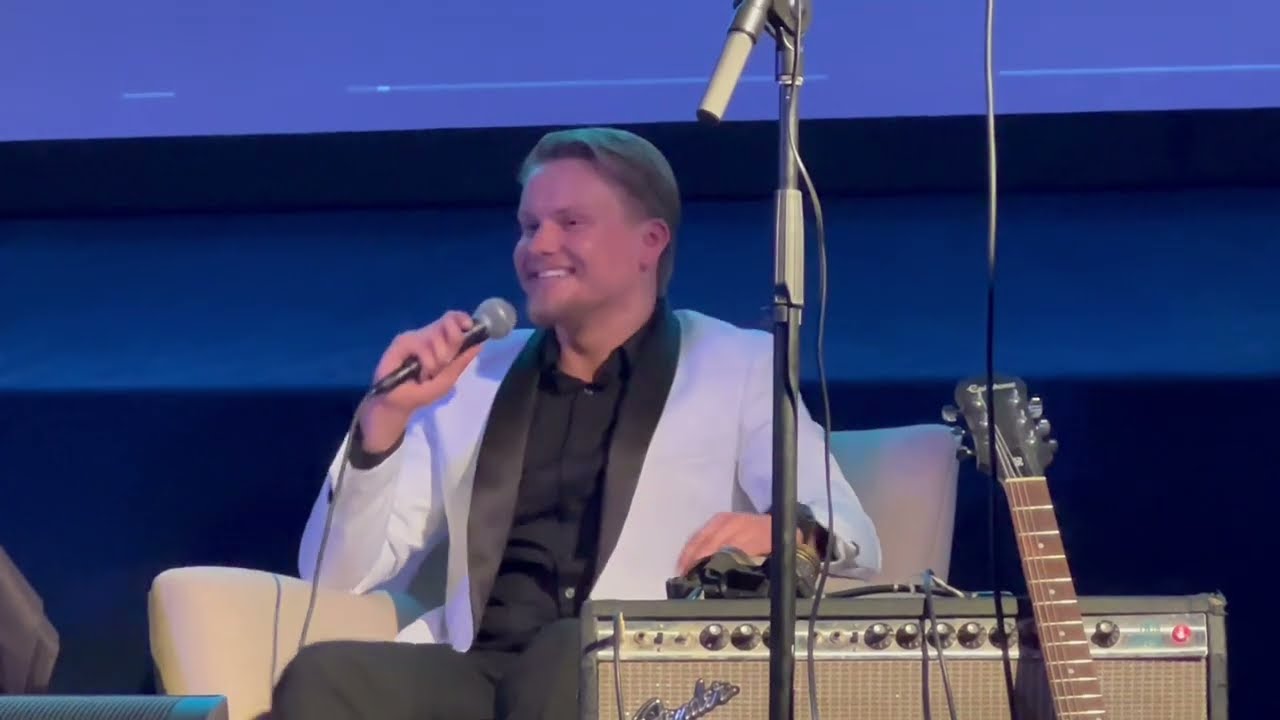 Simbuilder Speaks on Stage about the Simulation