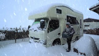 [Subtitle] Car Camping in Snow Igloo with Snow Statues