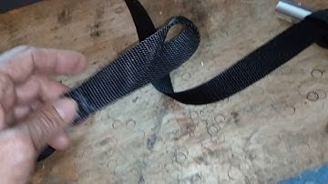 Why twisted loops on a Bimini strap?