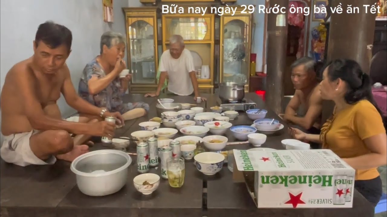 Ngày 29 Rước ông Bà về ăn Tết 