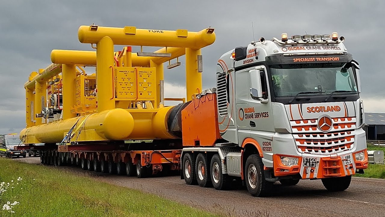 MASSIVE TOWHEAD LOAD Arriving to Subsea7