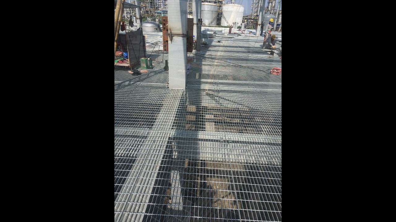 Construction Site of Steel Grating for Platform and Walkway-SHANGJIA GRATING