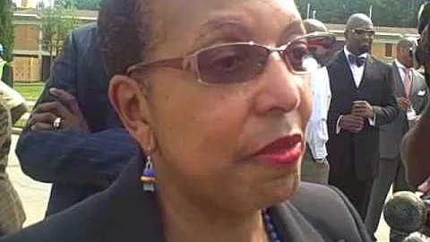 AHA Pres. Renee Glover @ Bowen Homes Demo