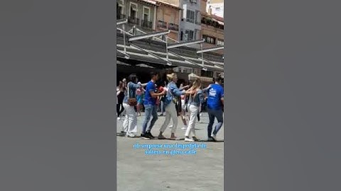 "La última noche de libertad: Despedida de soltero por las calles de Alicante"
