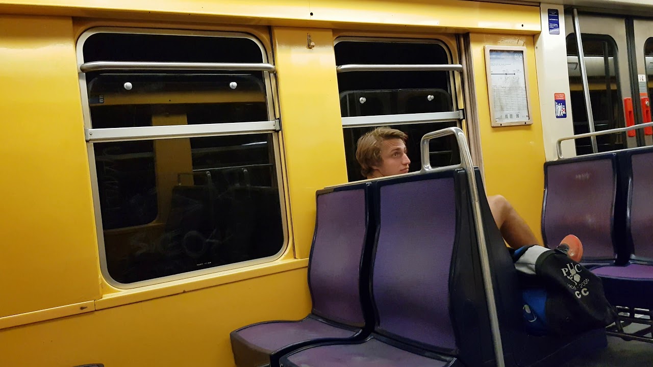 (RER B) trajet à bord d'un MI84 STOC de Châtelet-Les-Halles à Denfert Rochereau direction Robinson