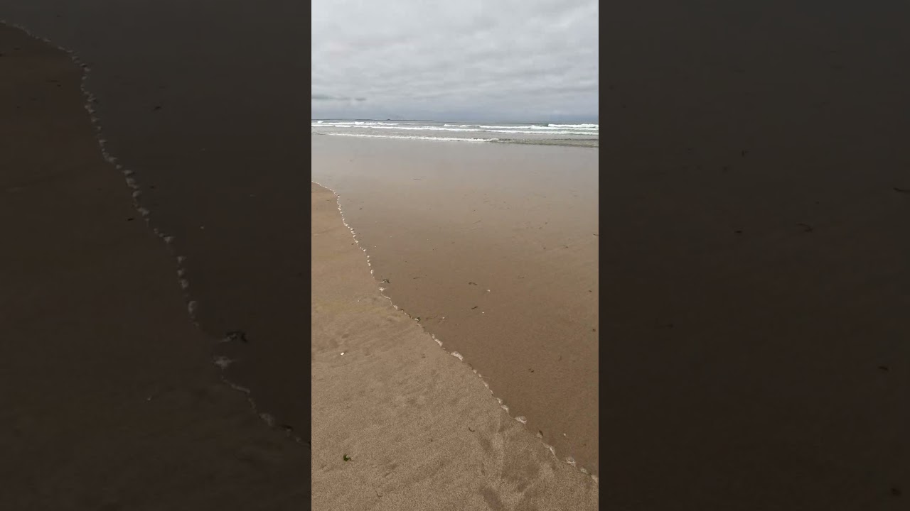 Bamburgh Castle, Bebbanburg - the Beach and the North Sea - Northumberland