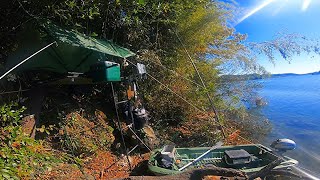 川で釣りをしながら旅して崖の下に秘密基地を作って泊まったよ