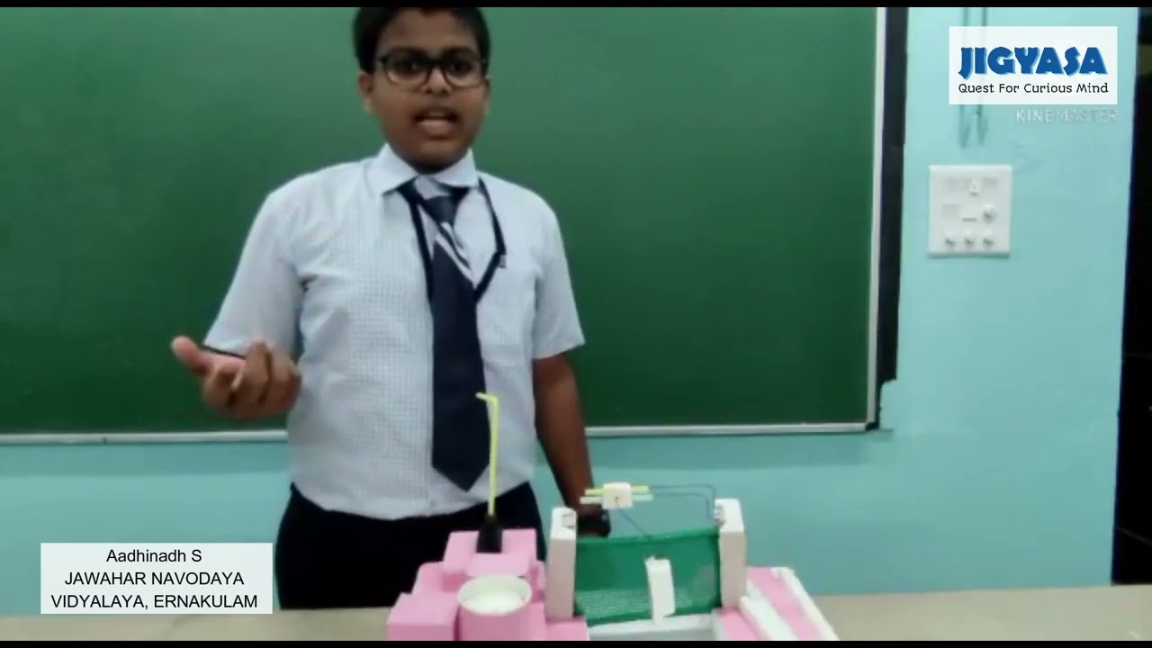 Floating water waste collector