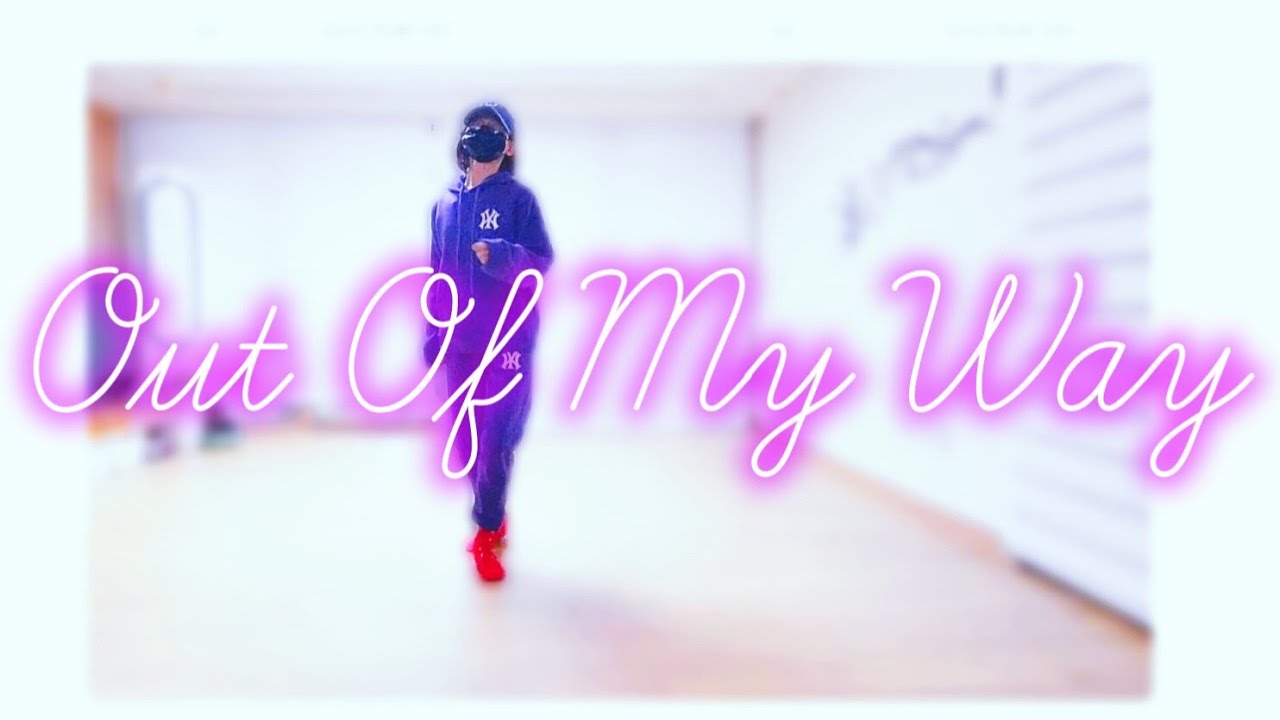 [춤놀이]Out Of My Way Line Dance Demo - YouTube