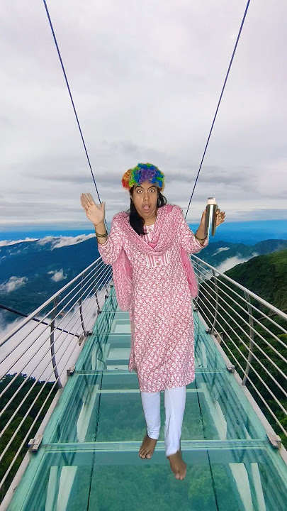 walk on glass bridge 😱🤣